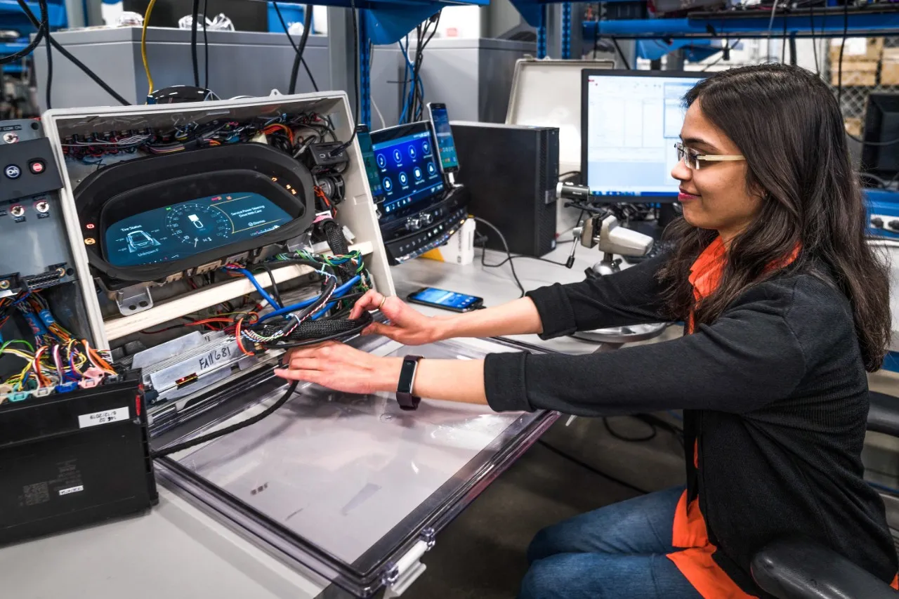 General Motors impulsa el desarrollo de software para sus futuros vehículos