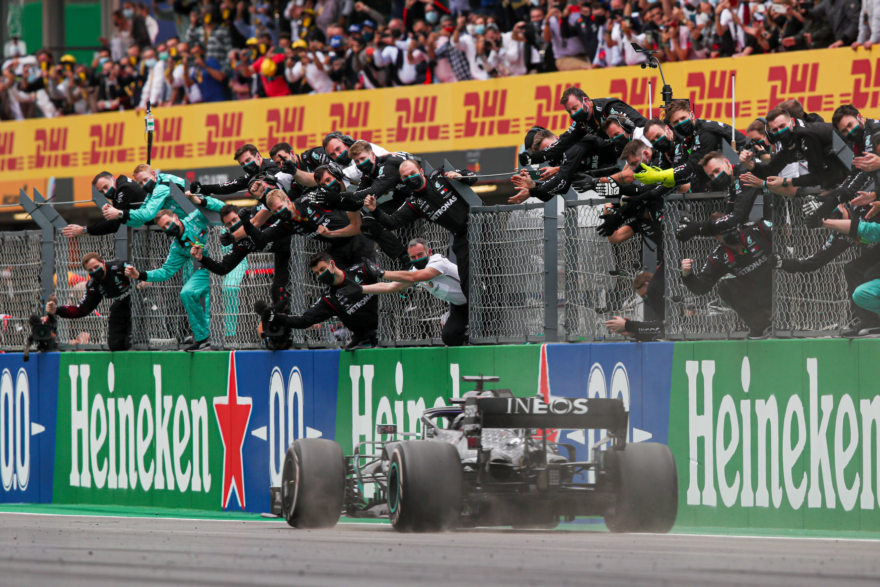 Sir Lewis Hamilton nombrado caballero | Memo Lira Sir Lewis Hamilton nombrado caballero