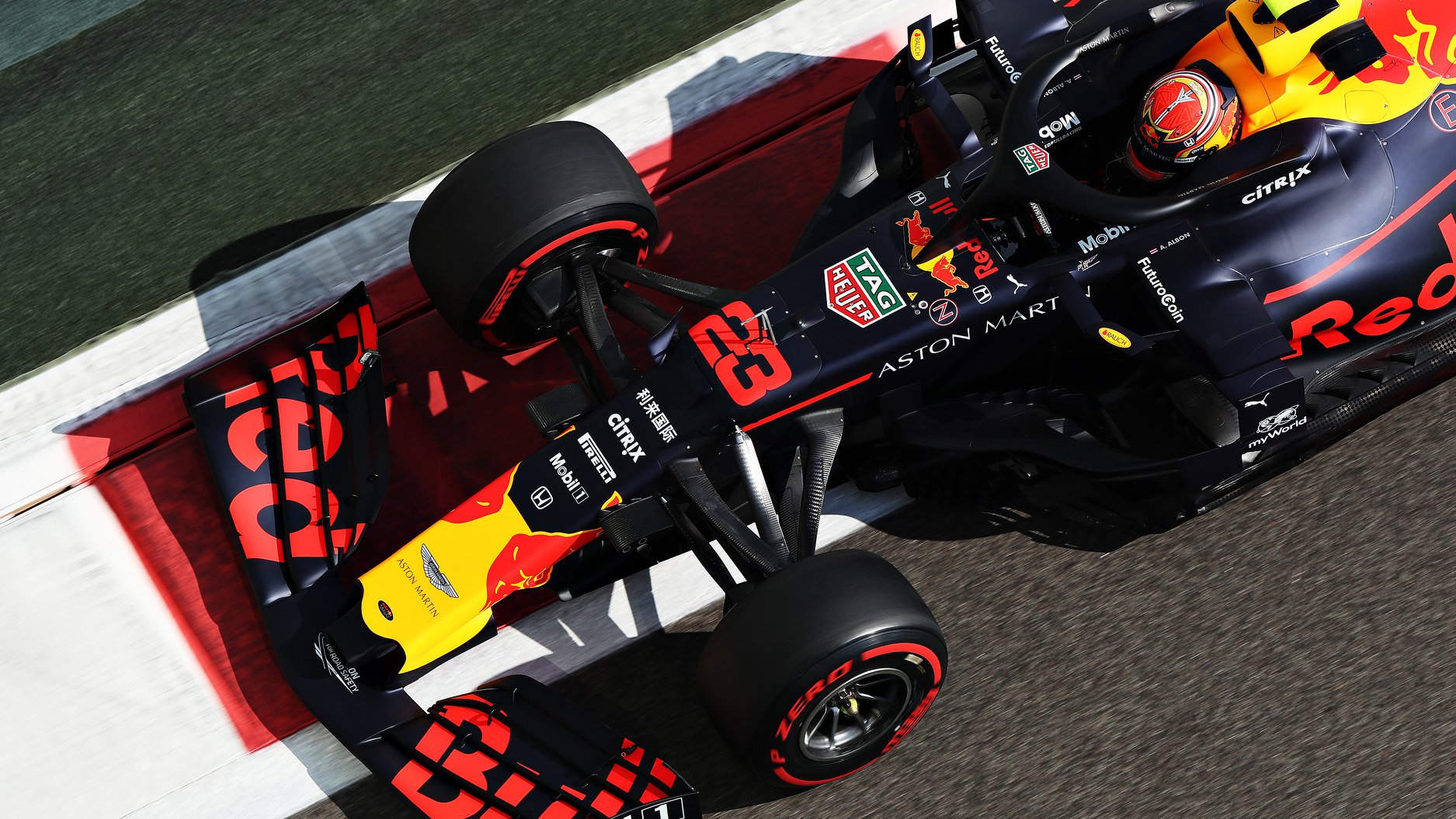 Alex Albon herido por ser reemplazado por Sergio Pérez