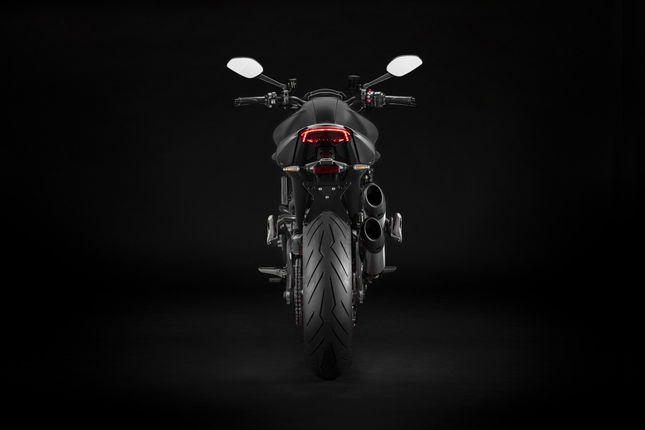Se presenta la nueva Ducati Monster más ligera y potente 4 | Memo Lira