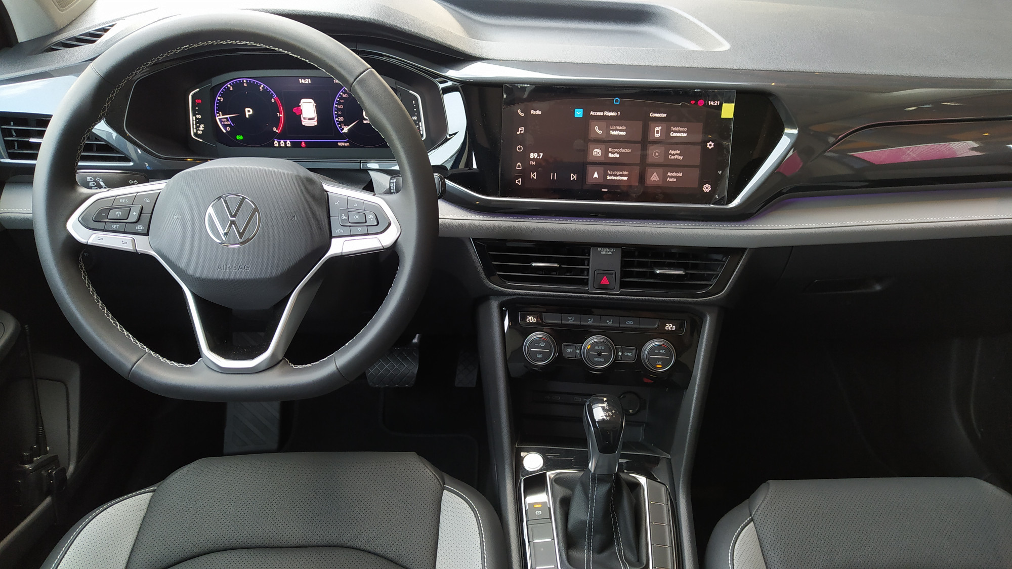 Volkswagen Taos interior