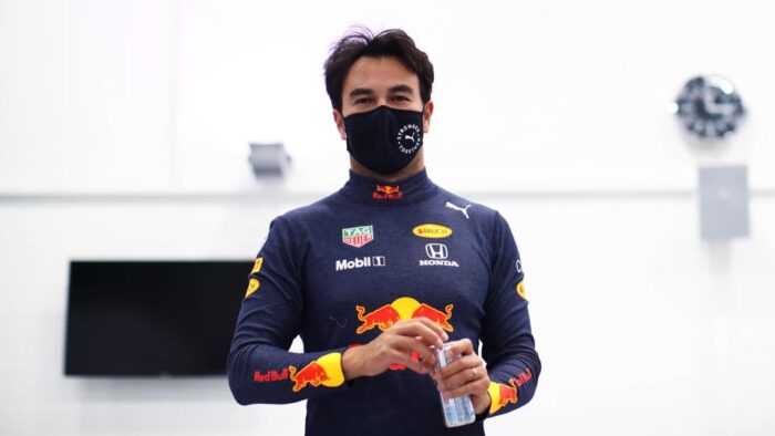 Sergio Pérez ya viste con los colores de Red Bull Racing