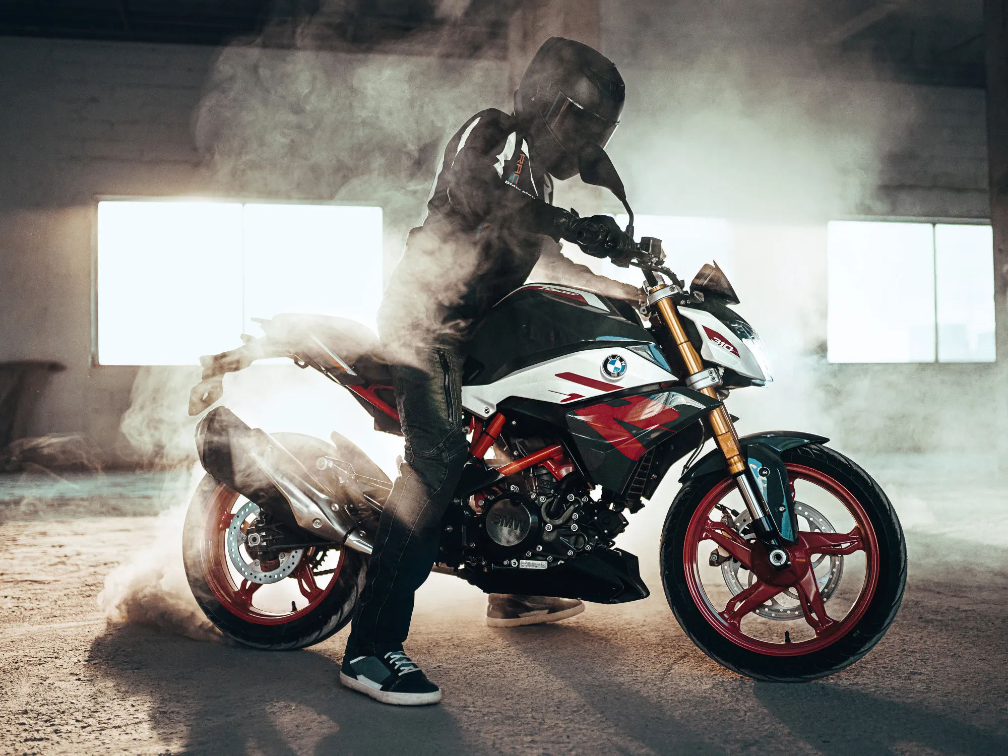 BMW G 310 R, aire fresco