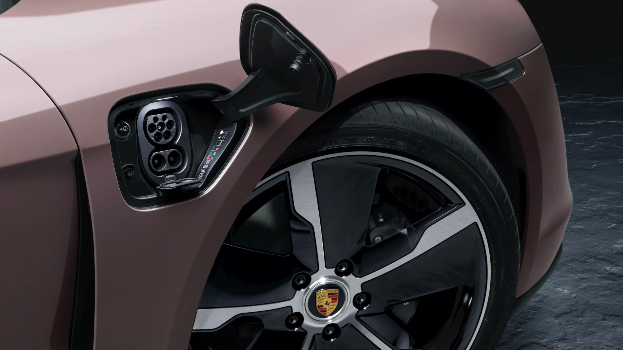 Porsche amplía la gama de modelos Taycan 6 | Memo Lira