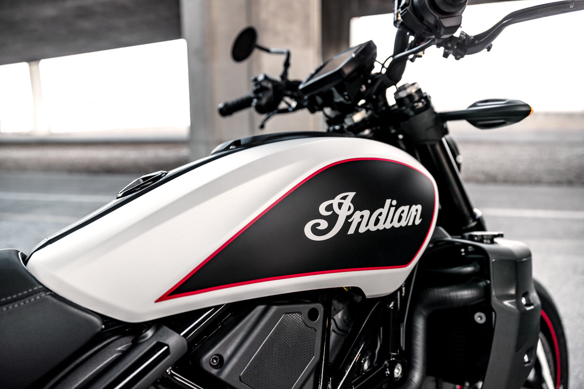 Se presentan los nuevos modelos 2022 de Indian FTR 1200 6 | Memo Lira