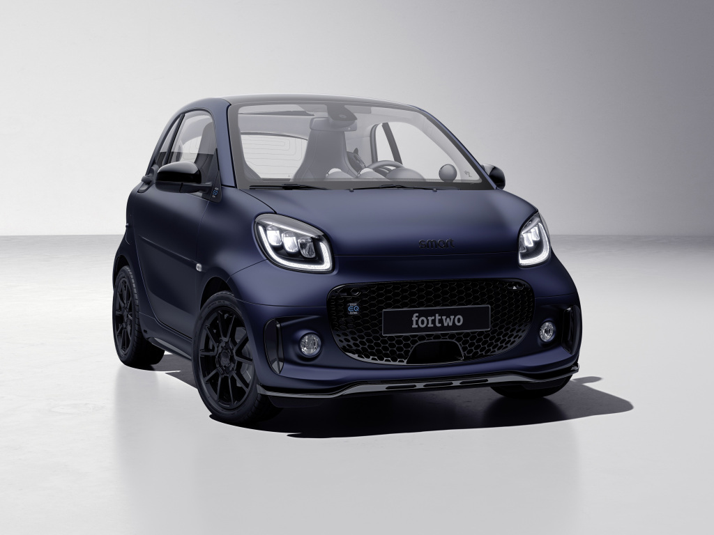 smart EQ fortwo edition bluedawn Elektrisierender Blickfang mit Stilsmart EQ fortwo edition bluedawn stylish and electrifying eyecatcher | Memo Lira SMART