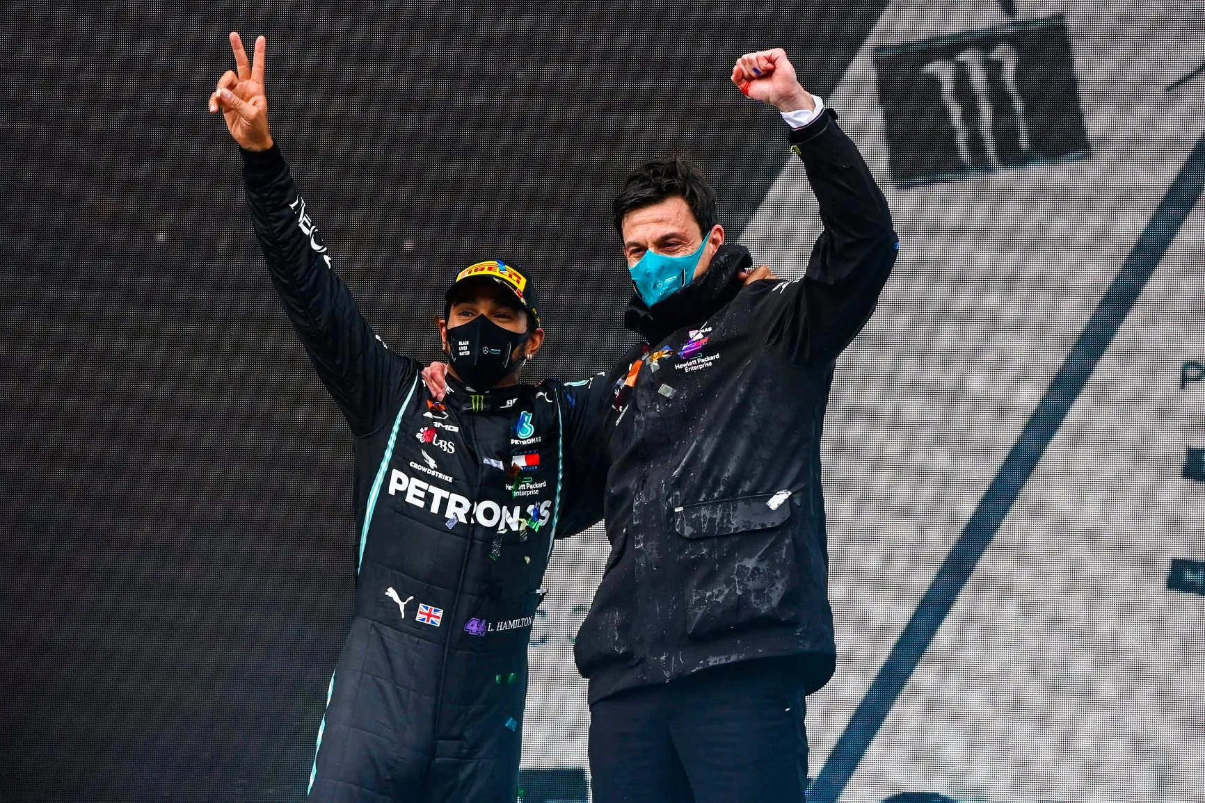 Lewis Hamilton y Mercedes acuerdan nuevo contrato para 2021