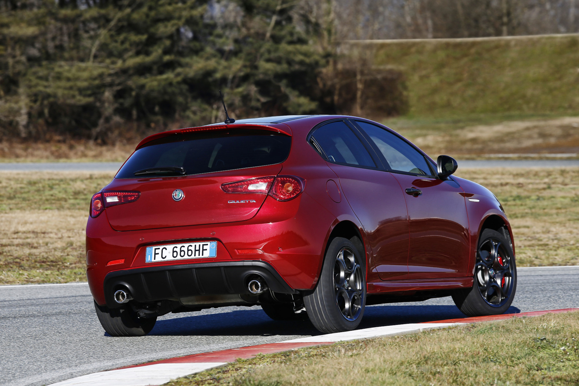 Belleza con gran desempeño Alfa Romeo Giulietta 110 Edizione 2021 | Memo Lira Belleza con gran desempeño Alfa Romeo Giulietta 110 Edizione 2021