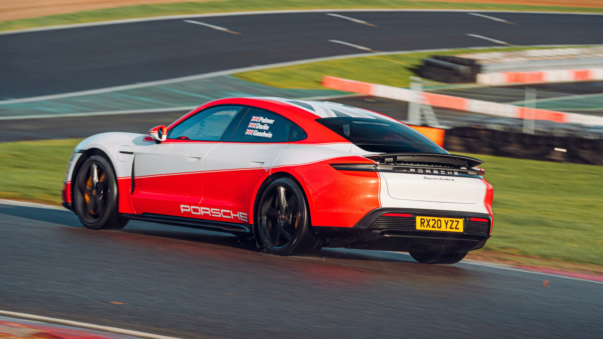 Porsche Taycan bate 13 récords británicos de resistencia 4 | Memo Lira