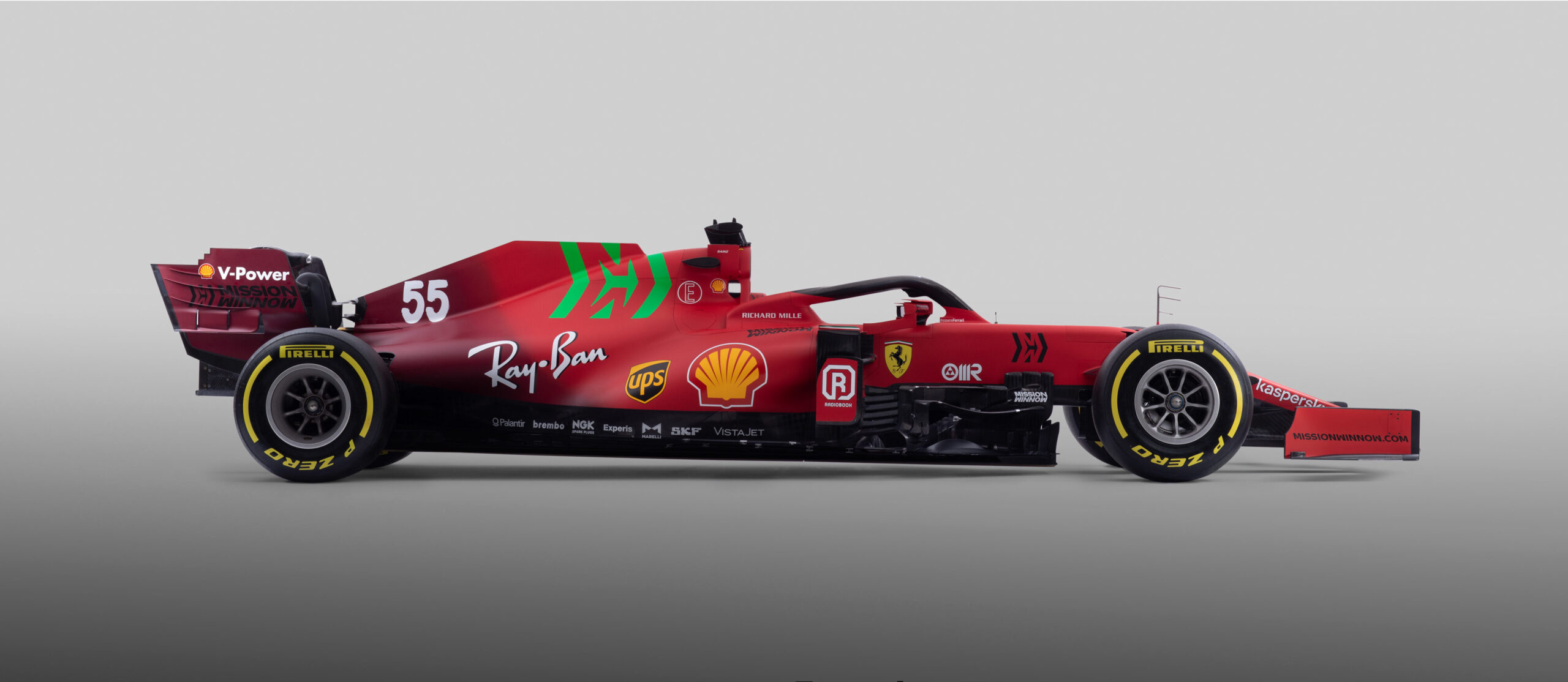 La Scuderia Ferrari presenta el SF21 con un toque de verde