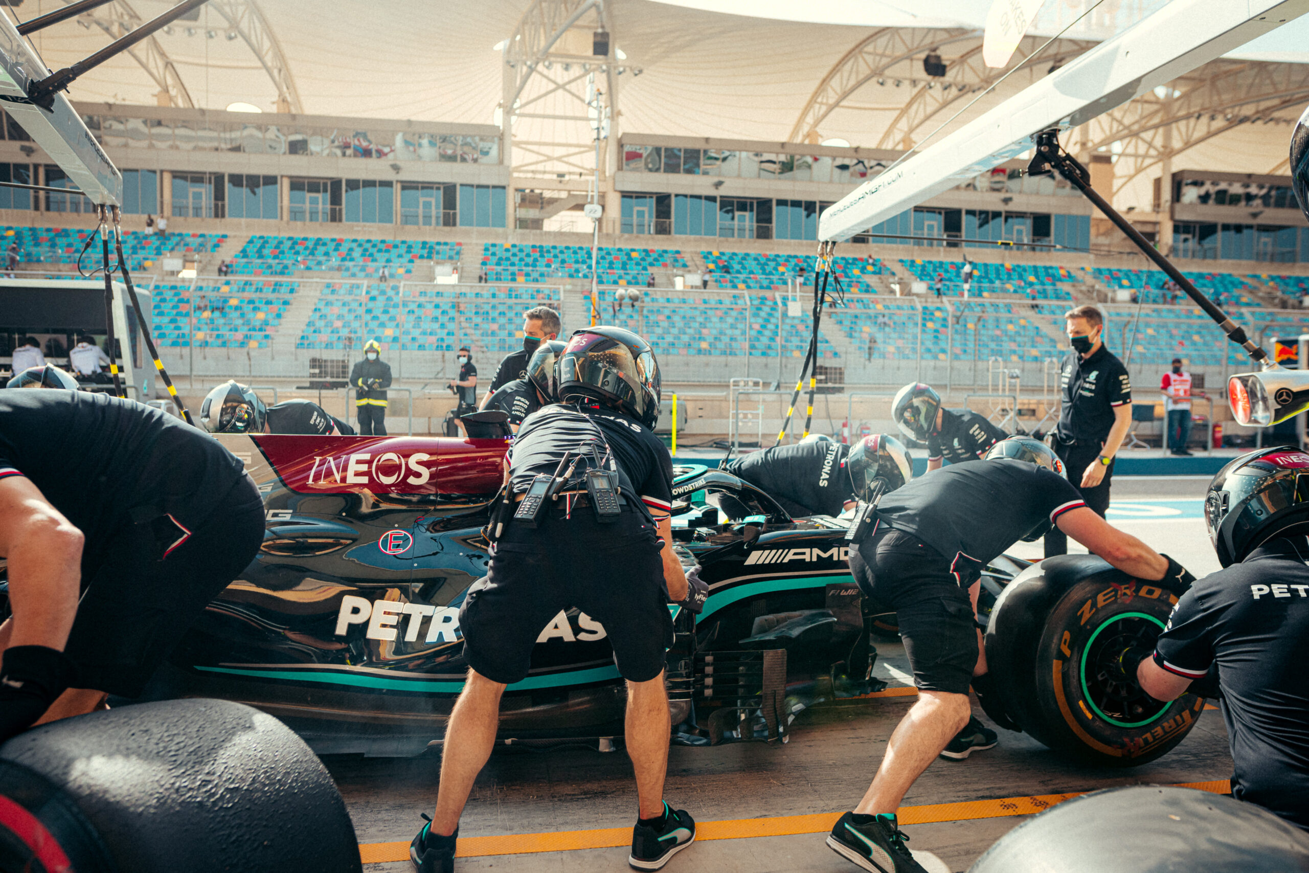 Verstappen el más rápido en la FP1 en Bahréin | Memo Lira Verstappen el más rápido en la FP1 en Bahréin