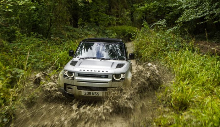 Land Rover Defender, expande sus opciones en México. Land Rover Defender destaca por ser un todoterreno con lo último en tecnología.