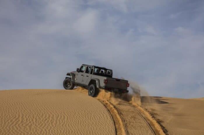 Poder para cruzar el desierto: Jeep Gladiator Mojave 2021