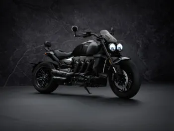 Rocket 3 R Black y Rocket 3 GT Triple Black, el lado oscuro de Triumph