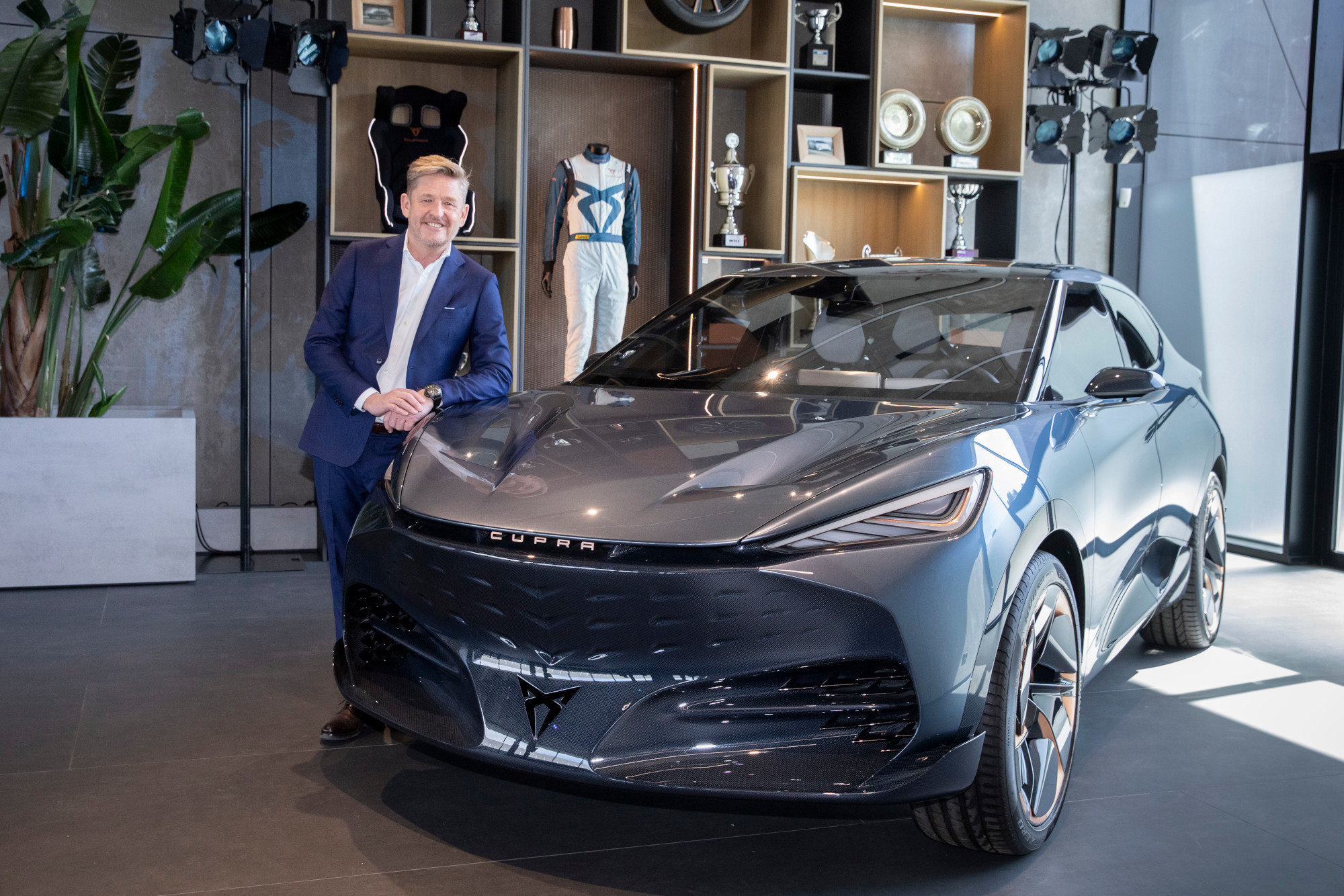 Wayne Griffiths Presidente de SEAT con Cupra Tavascan
