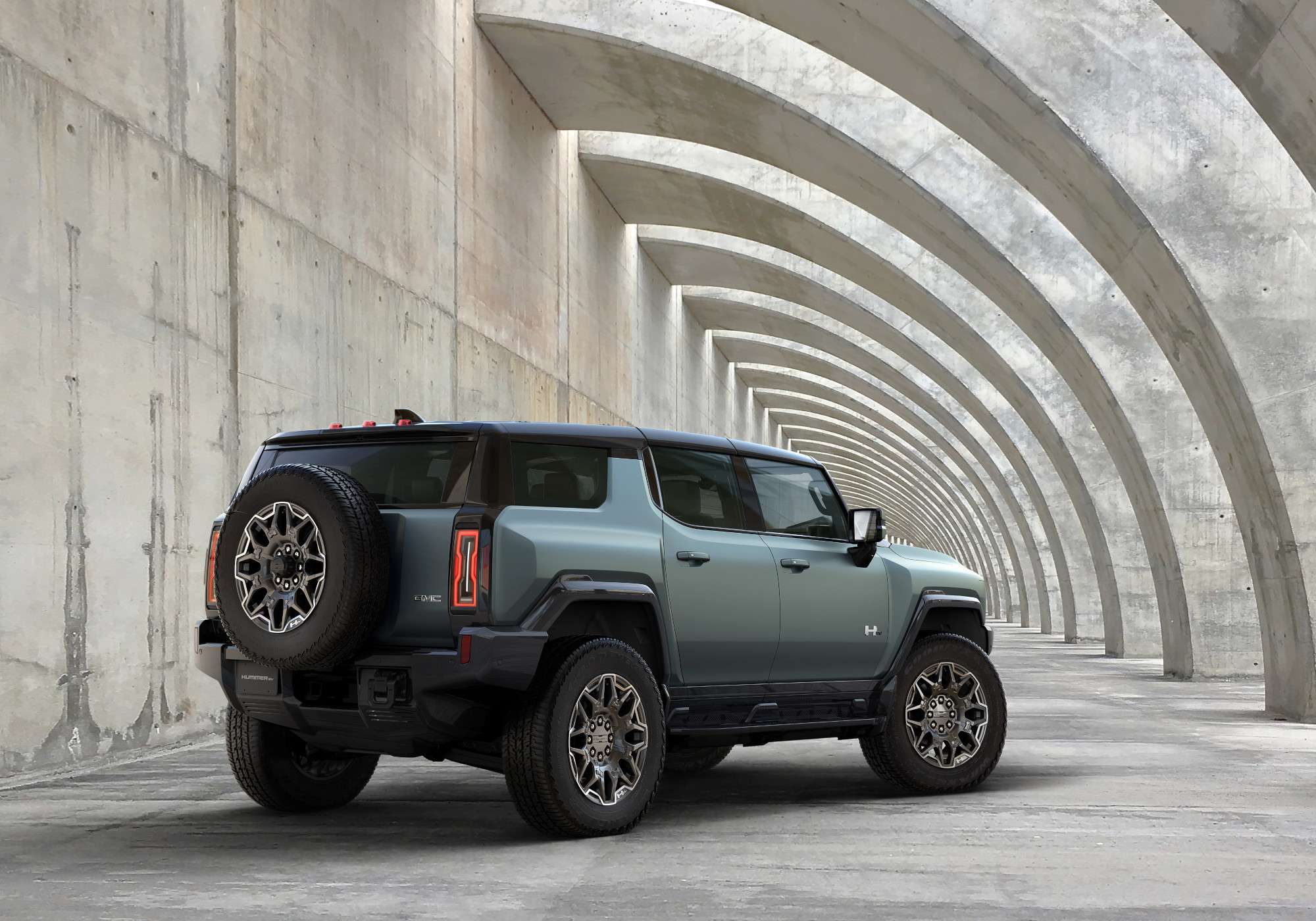 Desempeño total en el nuevo GMC HUMMER EV SUV 2024 2