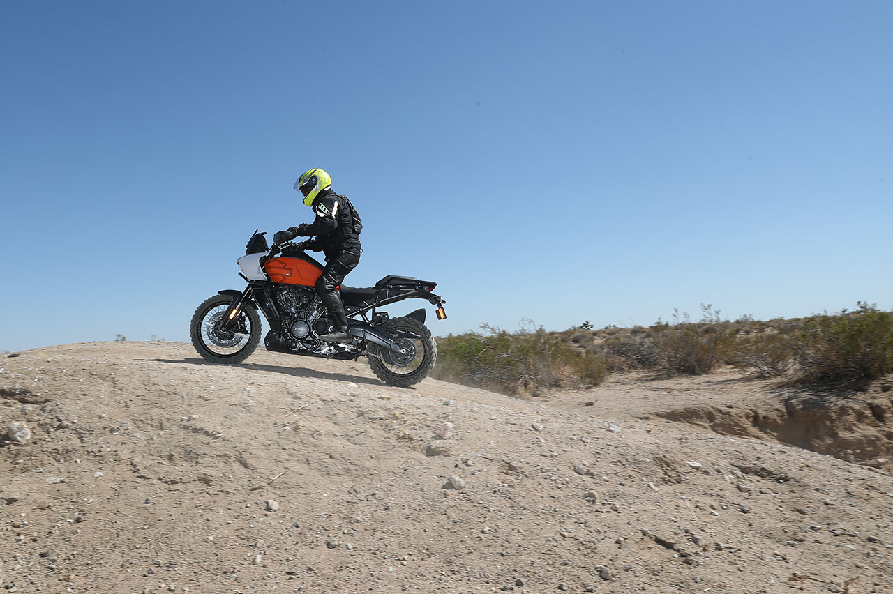 Harley Davidson PAN AMERICA 12 | Memo Lira Cómo se maneja la nueva PAN AMERICA de Harley Davidson