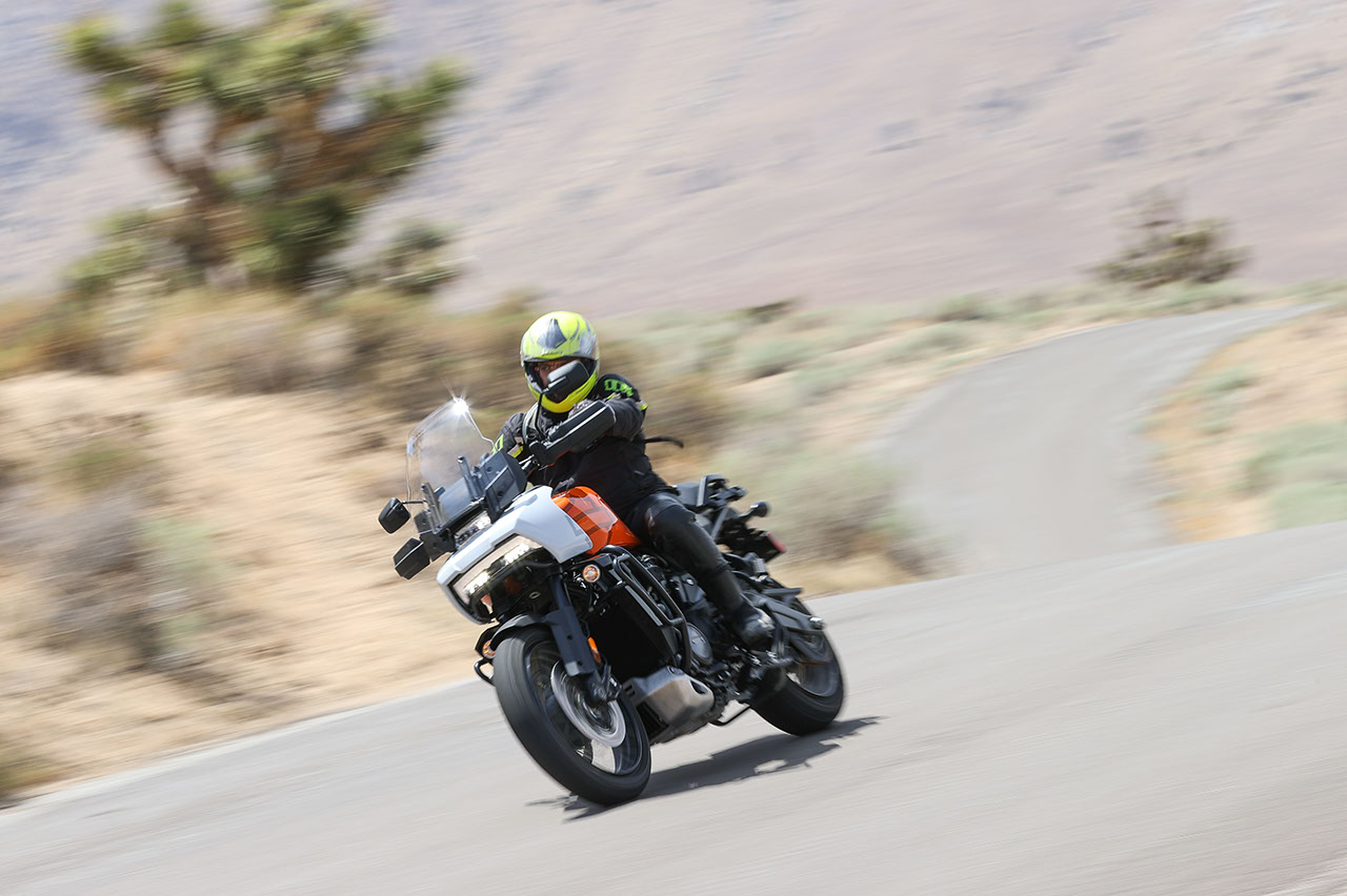 Harley Davidson PAN AMERICA 5 | Memo Lira Cómo se maneja la nueva PAN AMERICA de Harley Davidson