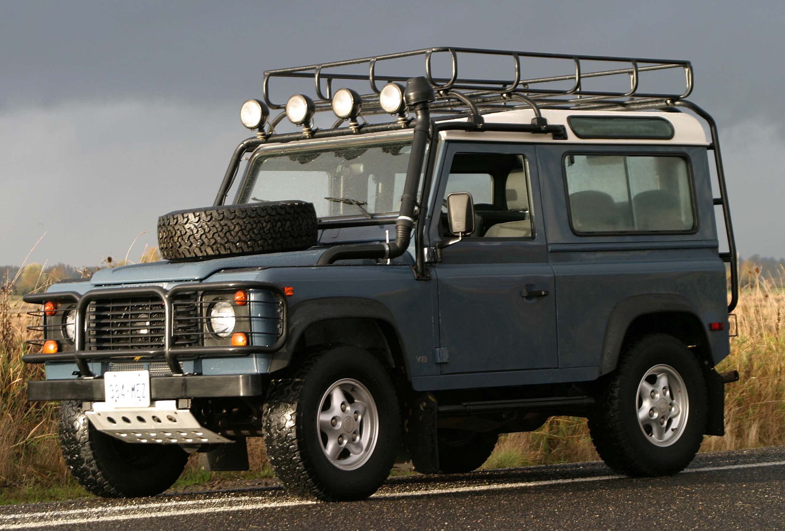LandRoverDefender1997 | Memo Lira
