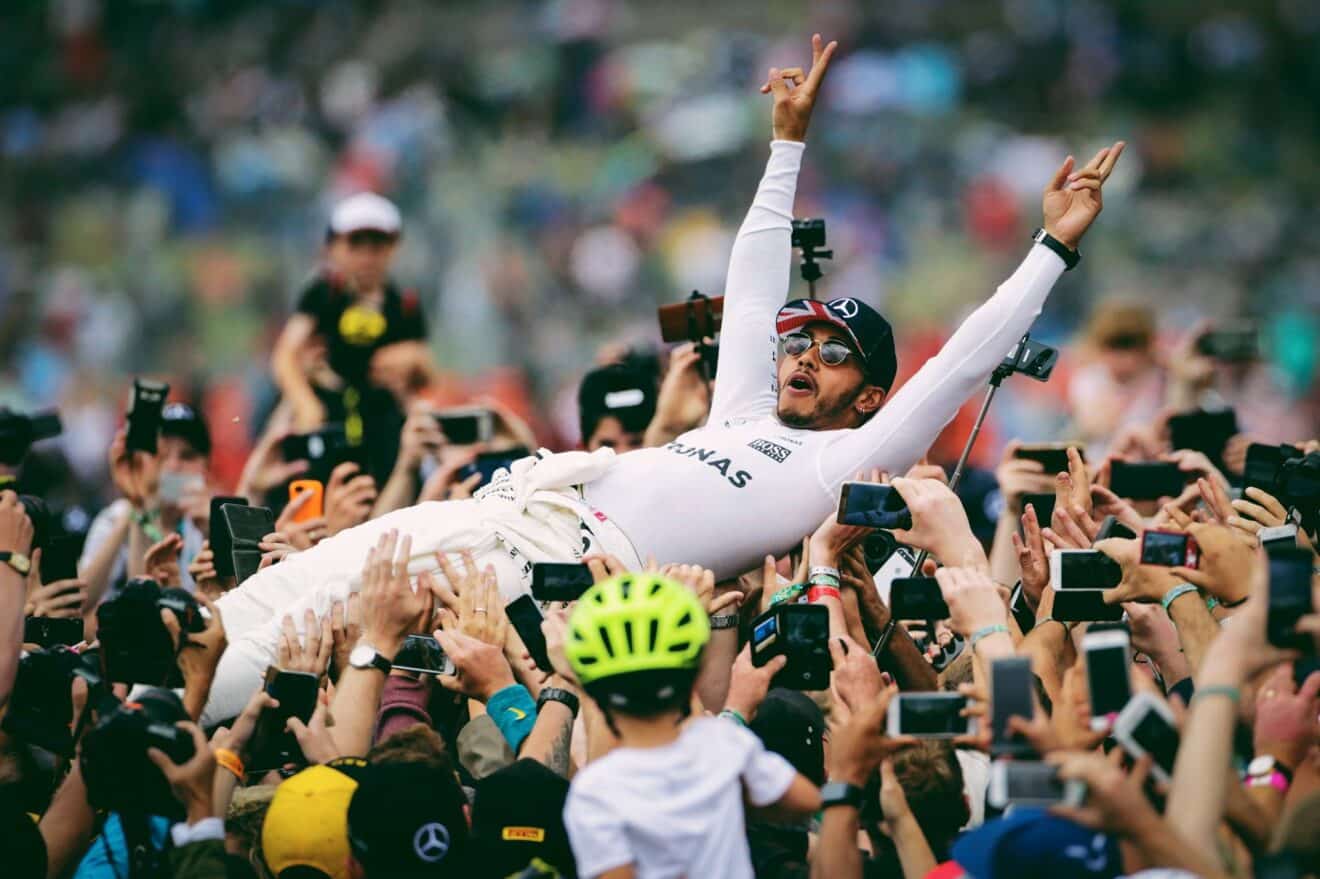 Lewis Hamilton entre los diez atletas mejor pagados del mundo
