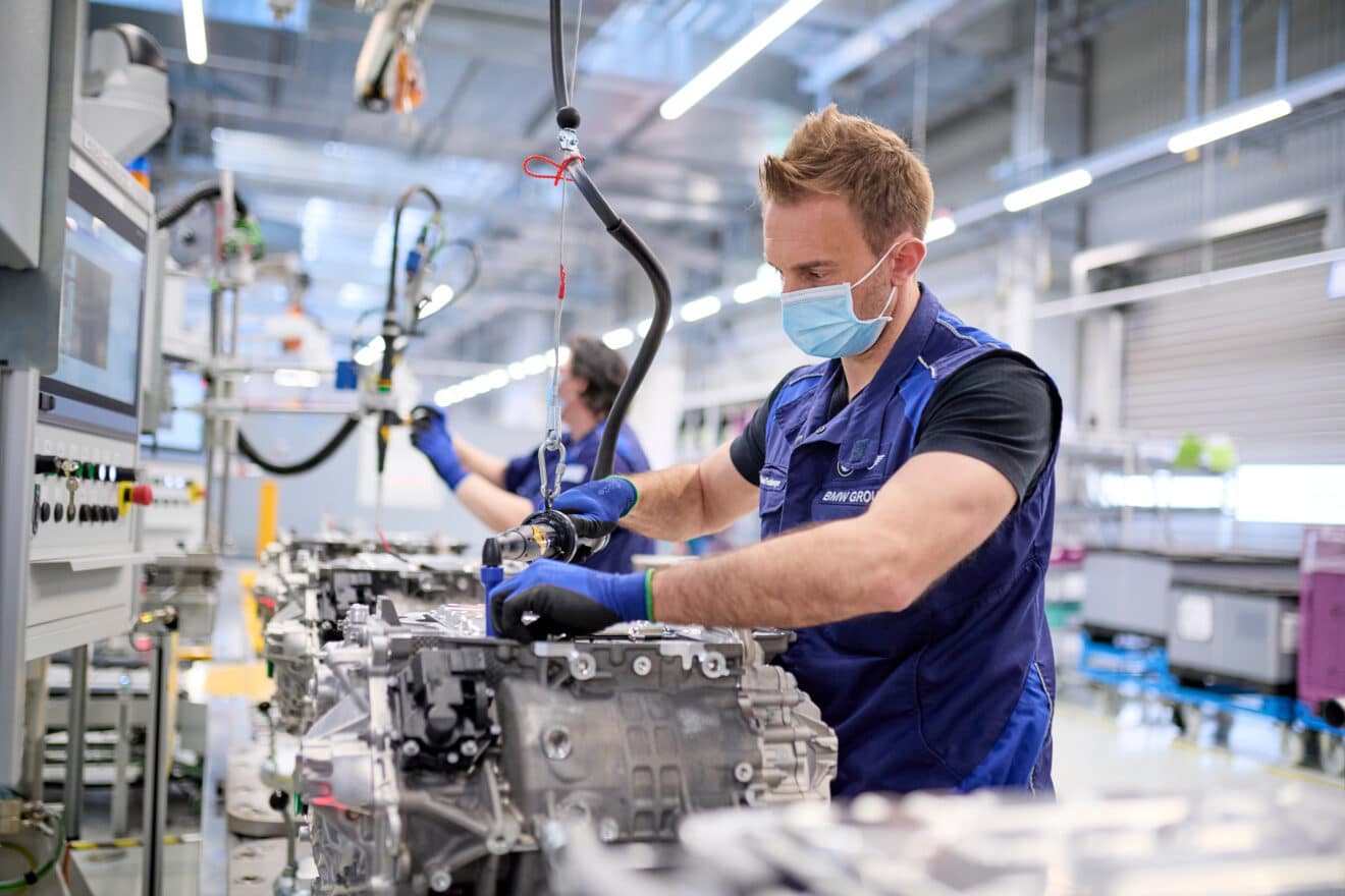 BMW inicia producción de baterías y módulos para los iX e i4