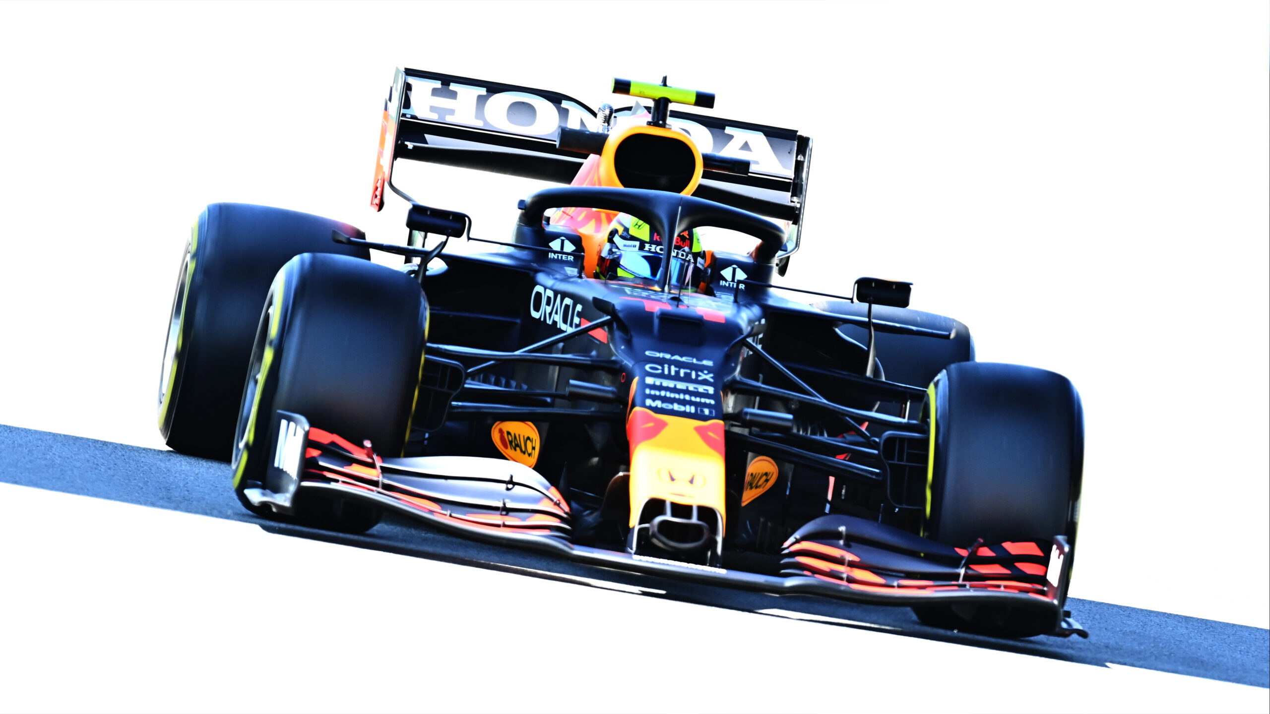 Lewis Hamilton celebra su pole position número 100 | Memo Lira Lewis Hamilton celebra su pole position número 100