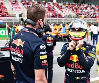 Red Bull Racing necesita desesperadamente al frente a Sergio Pérez