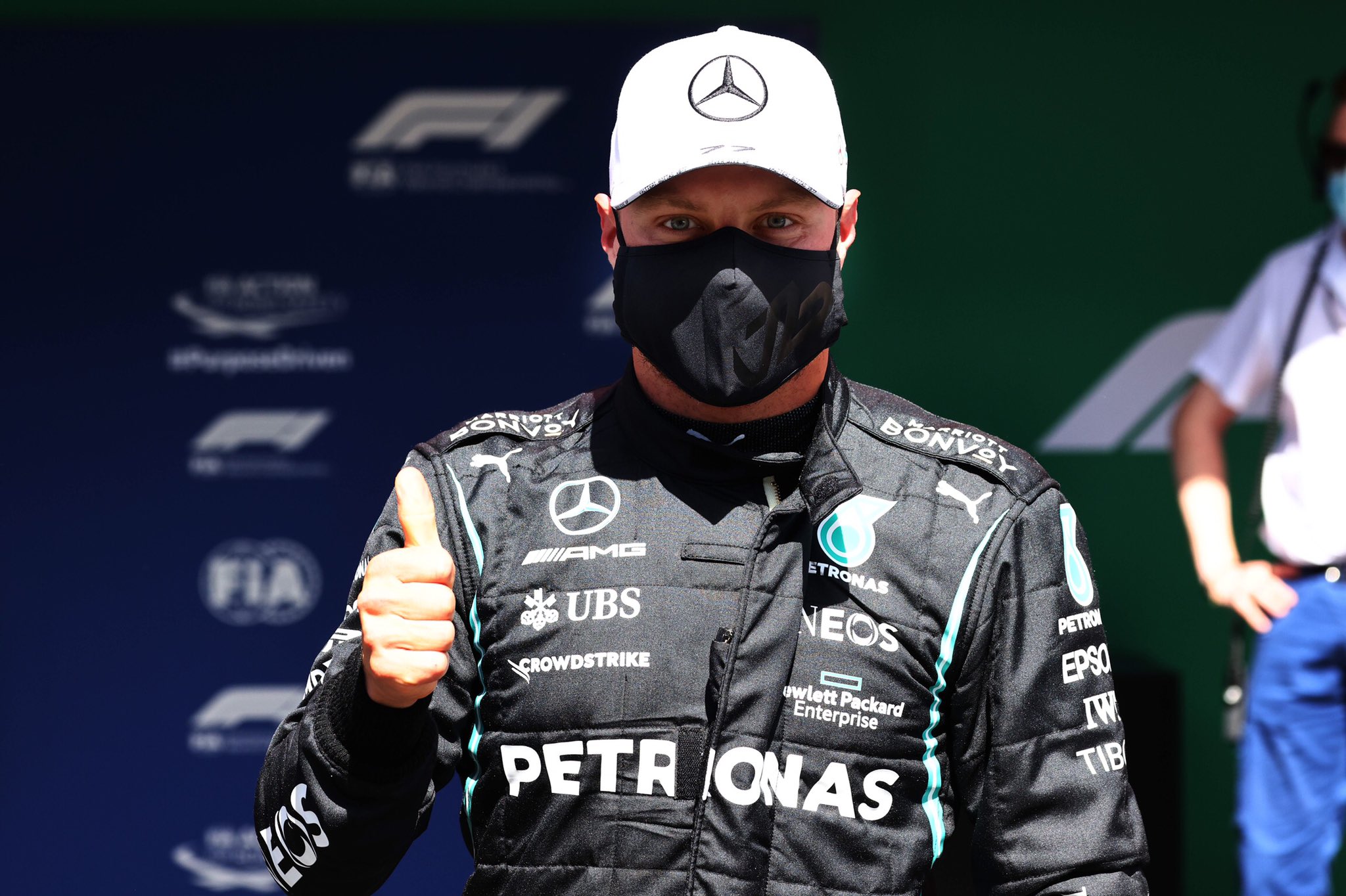 Bottas superó a Hamilton y consigue la pole position