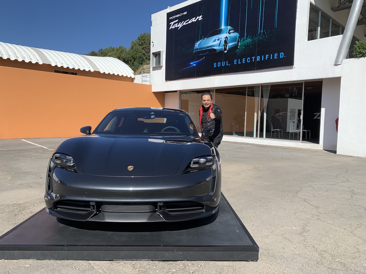 Porsche Taycan cuando la experiencia de tenerlo no tiene precio
