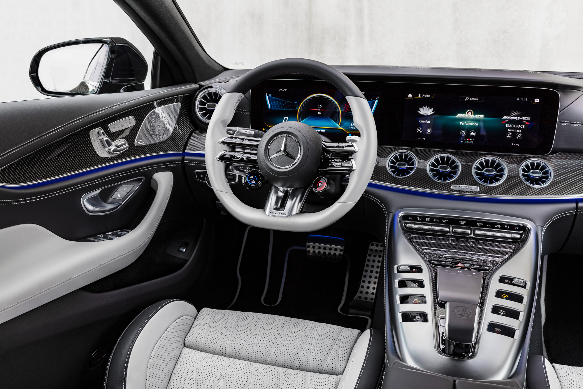 Actualizan al MercedesAMG GT Coupé de 4 puertas 3 | Memo Lira Interior Mercedes AMG GT Coupé