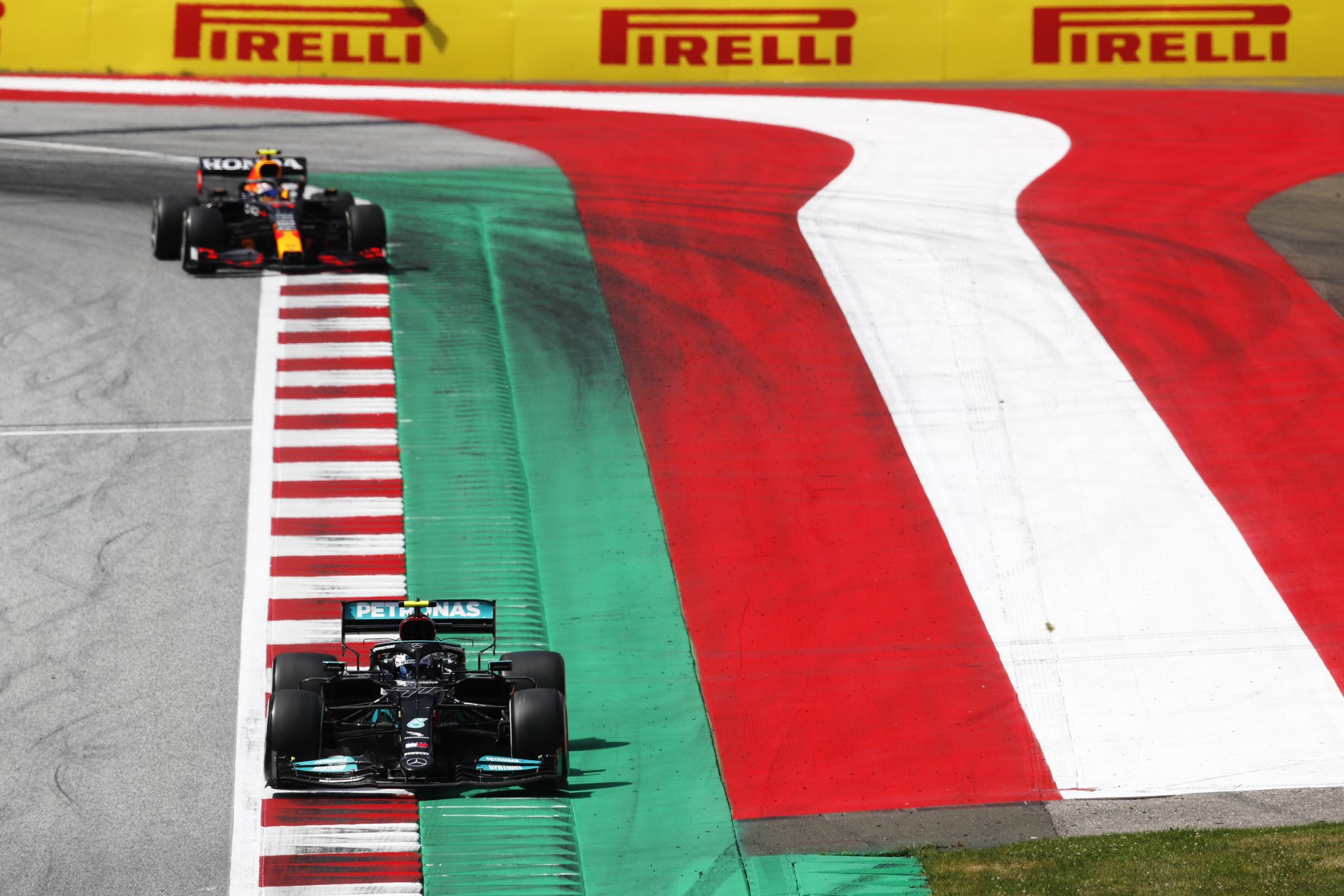 Verstappen derrotó a Hamilton en el GP de Estiria Checo Pérez termina cuarto