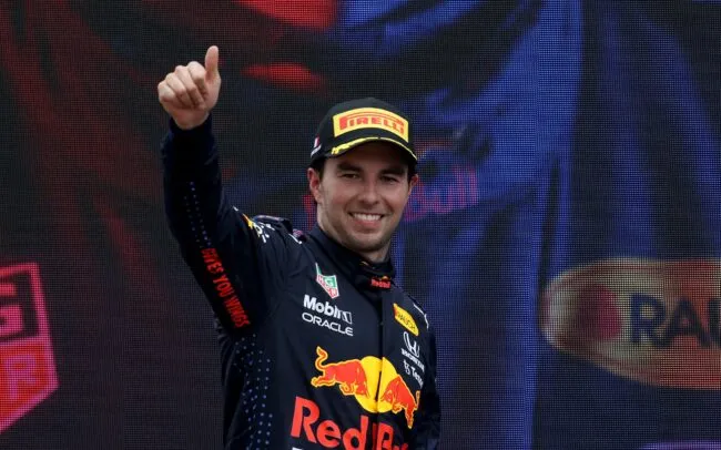 Sergio Pérez apunta a un nuevo contrato con Red Bull