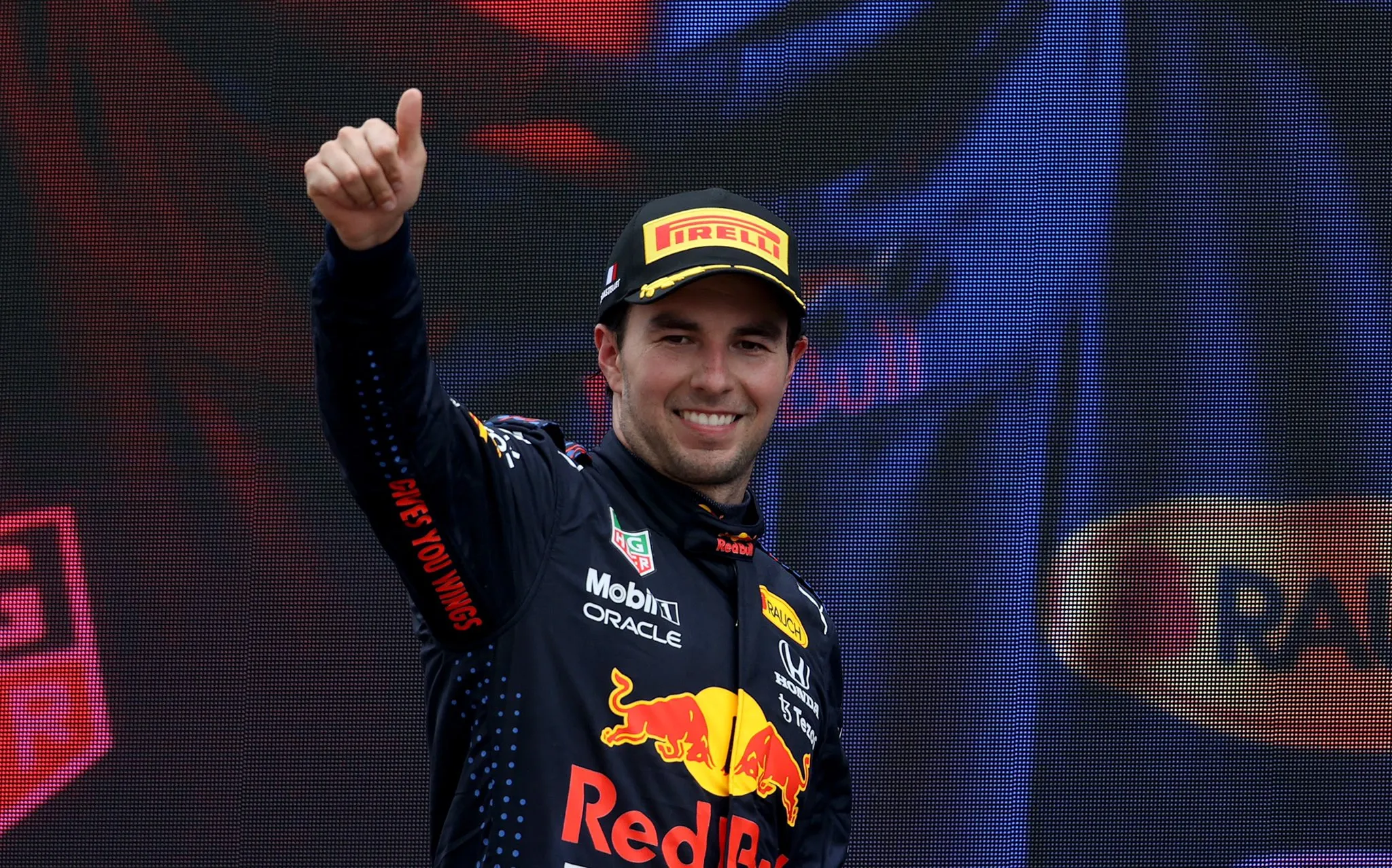 Sergio Pérez apunta a un nuevo contrato con Red Bull