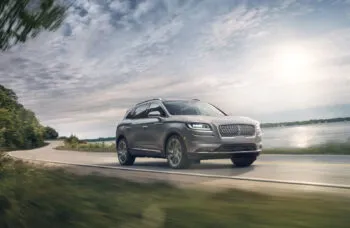 Elegancia y tecnología con Lincoln Nautilus 2021