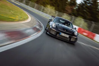 Porsche destroza el crono e impone otro récord en Nürburgring