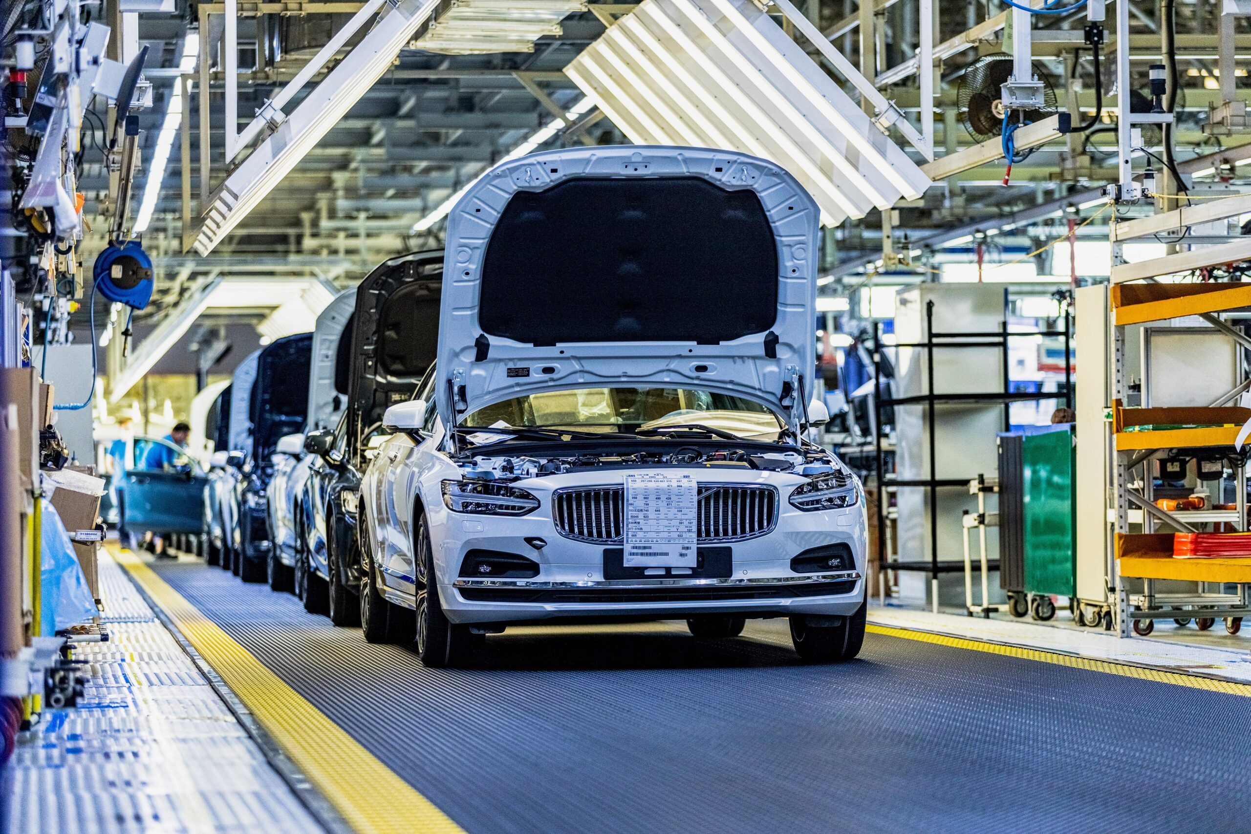 Volvo Cars manufacturing plant in Daqing China | Memo Lira volvo acero