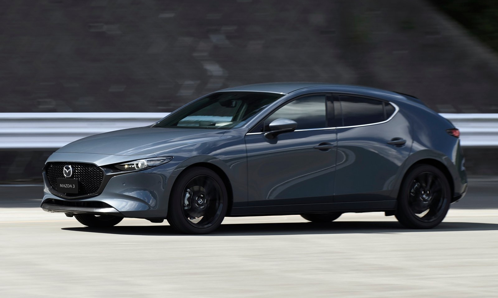 mazda 3 hacthcback signature | Memo Lira