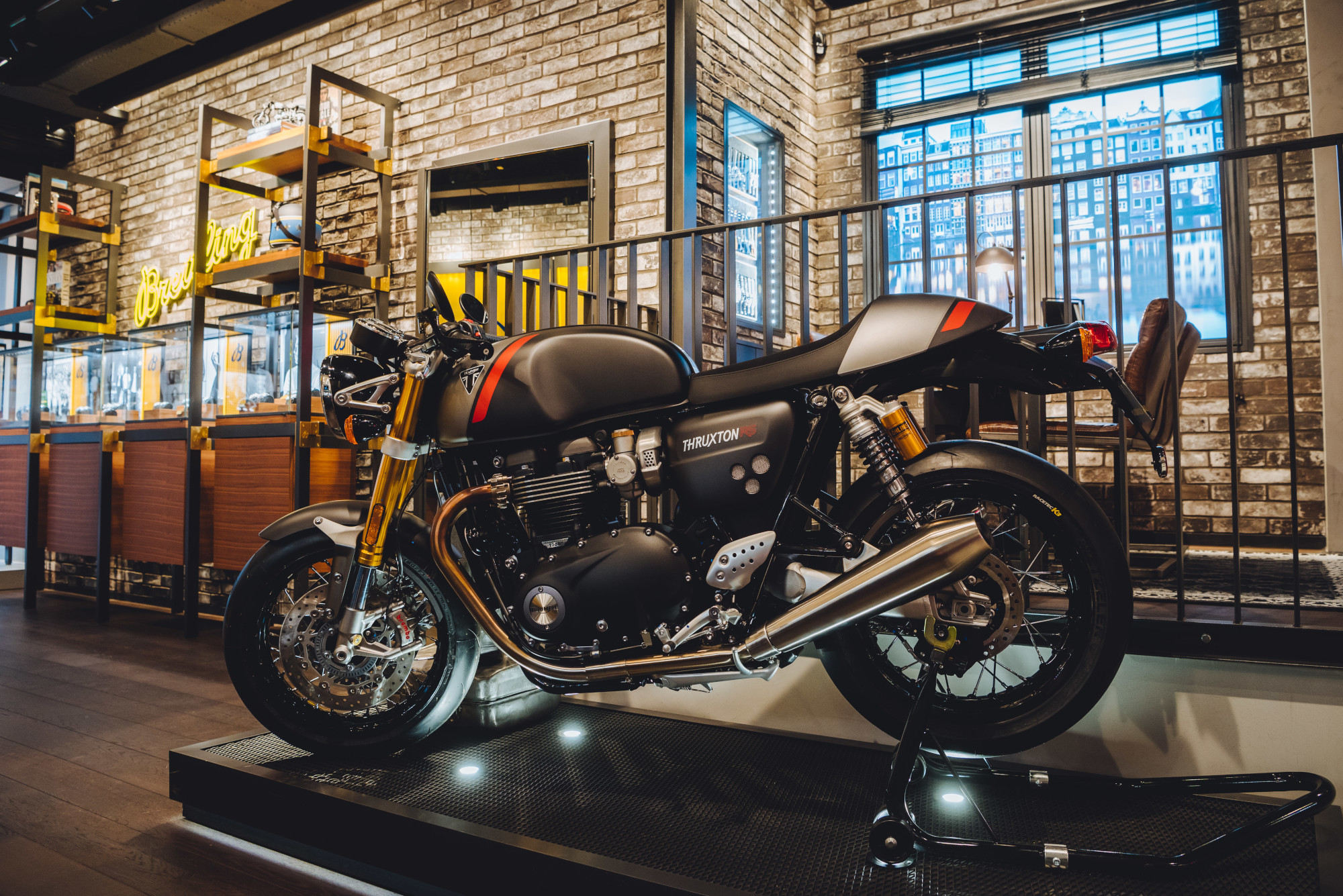 Breitling y Triumph forman una mancuerna excepcional 4 | Memo Lira Triumph Thruxton RS