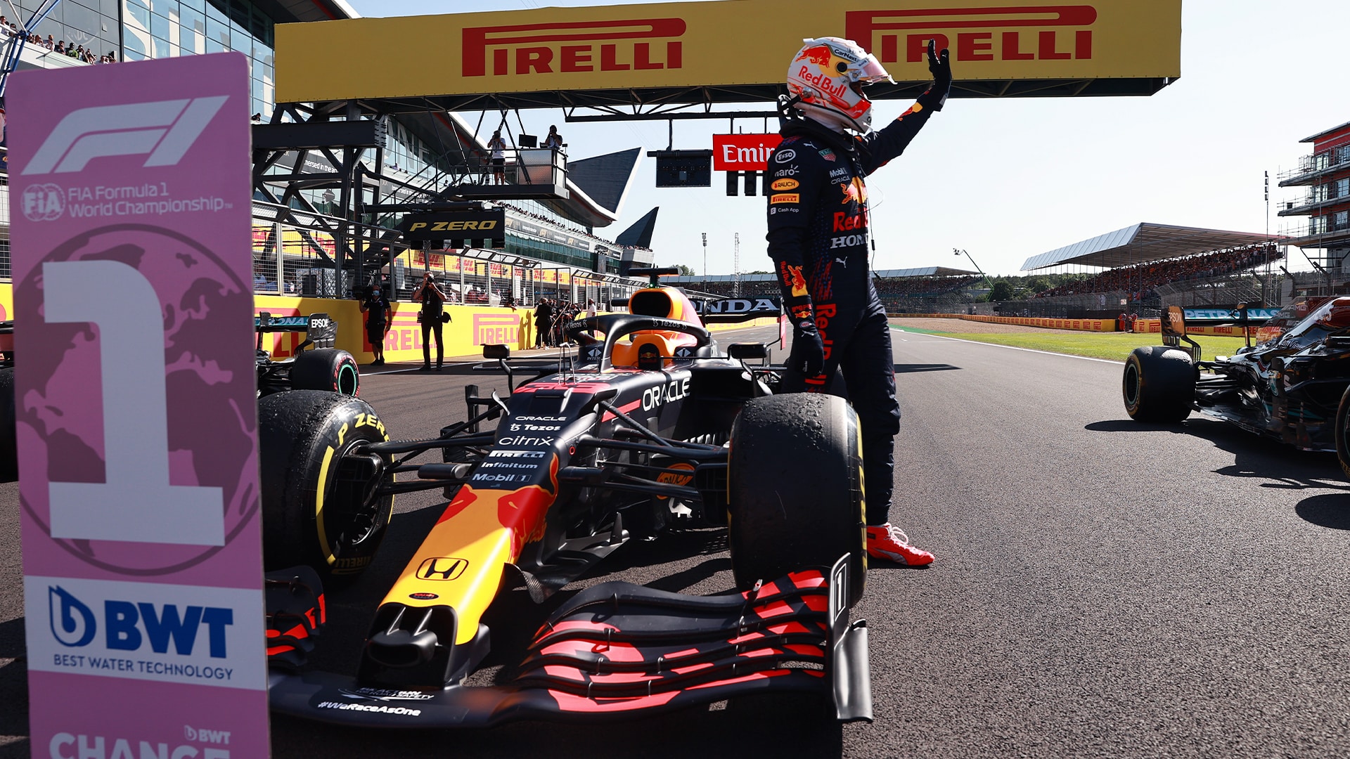 Max Verstappen gana la carrera sprint de F1 y consigue la pole position