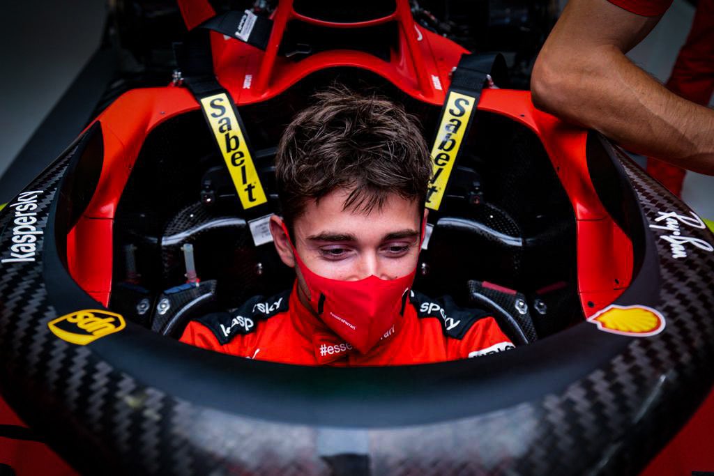 Leclerc ha conducido la primera versión del Ferrari 2022 en un simulador 