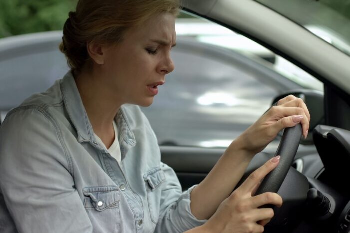 ¿Eres de los que se tiene mareos en el auto? Remedios y consejos para no sufrir 