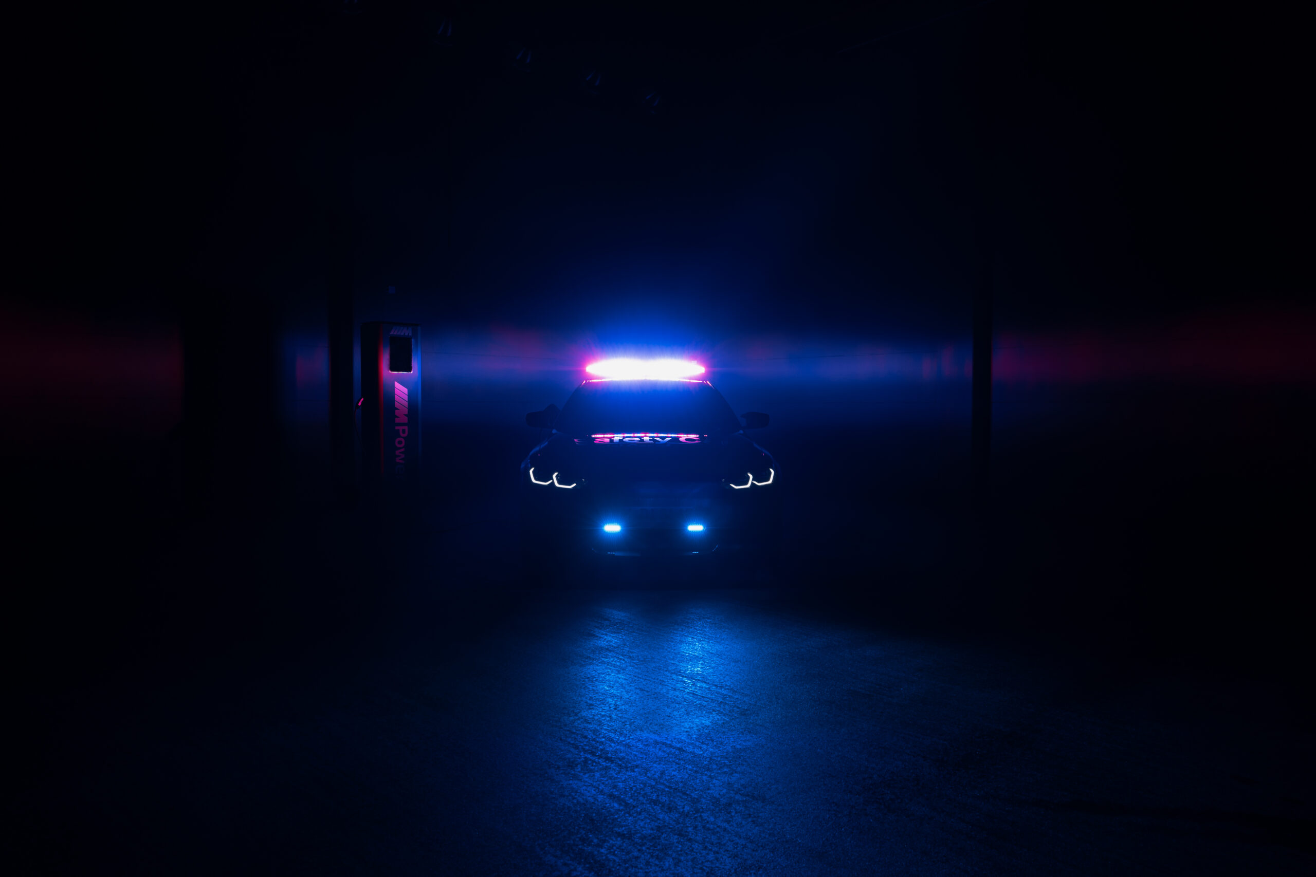 BMW i4 M50 el auto de seguridad totalmente eléctrico de MotoE