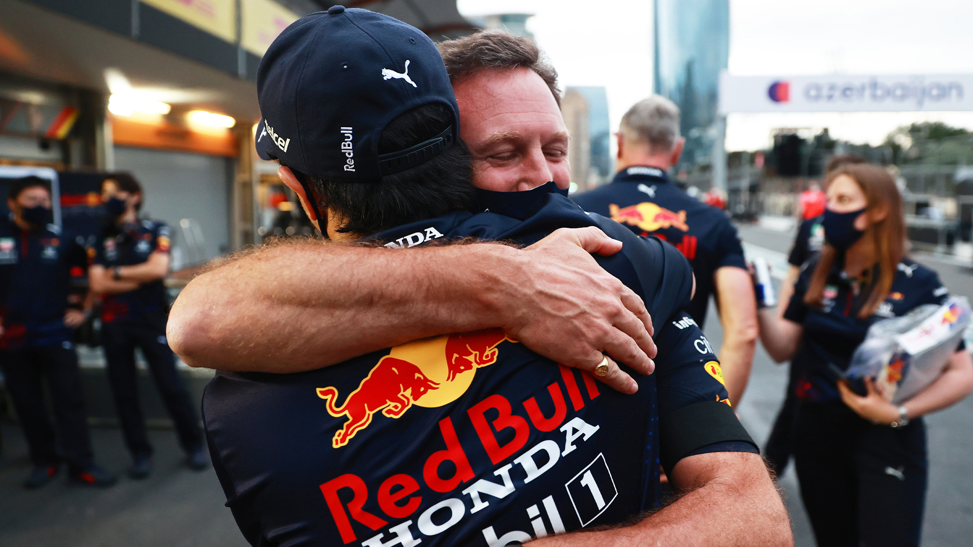 OFICIAL Sergio Pérez se queda en Red Bull para 2022