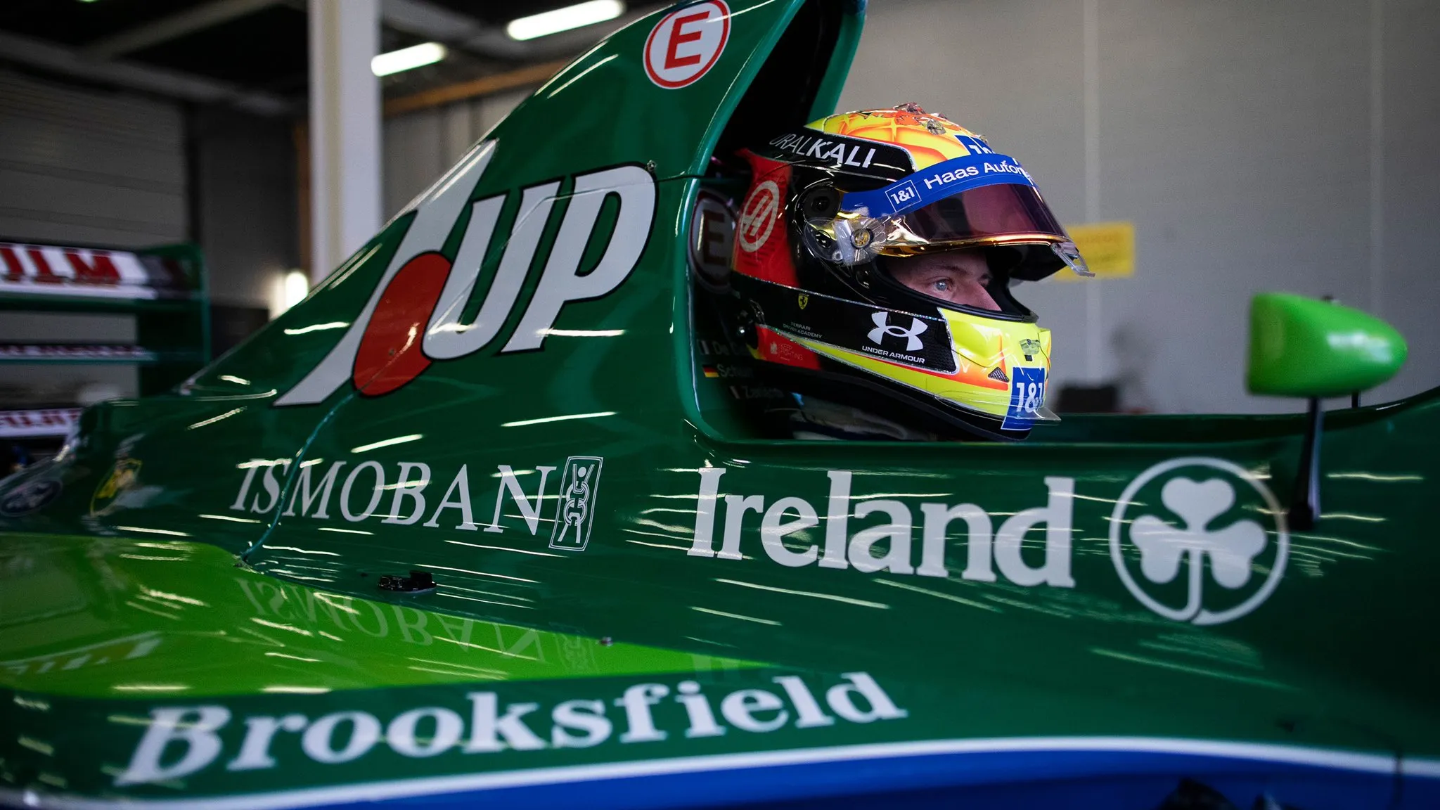 Mick Schumacher busca dejar huella en la pista donde debutó su padre hace 30 años