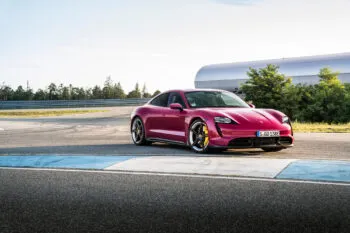 Porsche Taycan se actualiza para tener más autonomía
