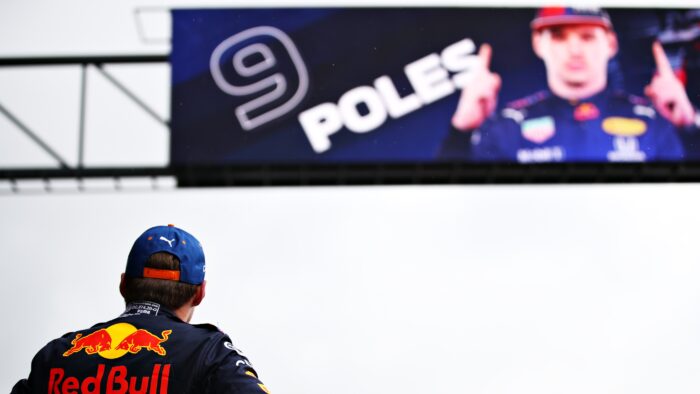 Verstappen consigue la pole en Bélgica, Russell partirá segundo