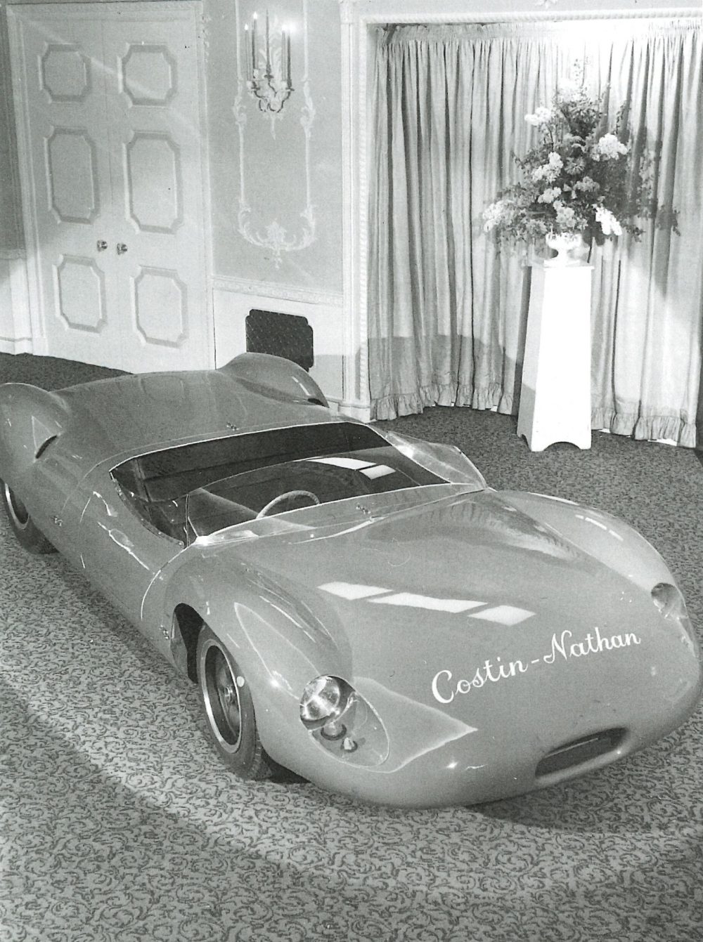 El Costin Nathan en su presentación en 1965