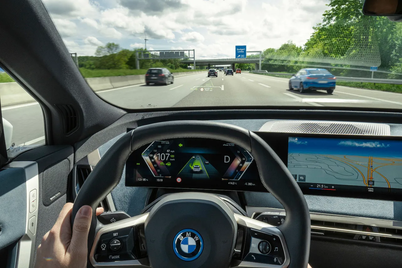 Con el manejo autónomo, ¿será ilegal conducir un vehículo?