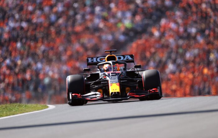 Max Verstappen vence a Hamilton con la pole position en el GP de Holanda