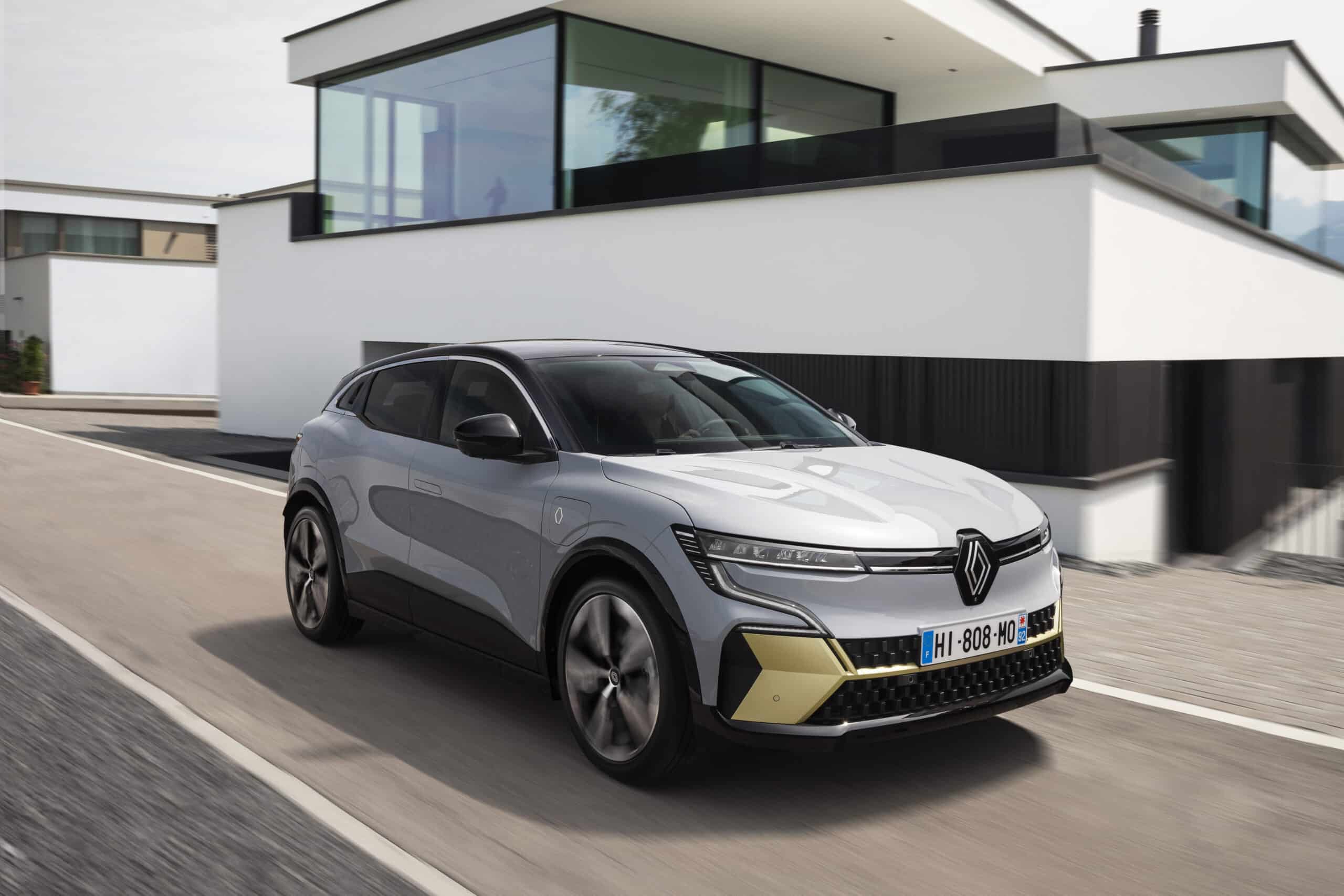 Renault Mégane E-TECH es de los coches que montan la tecnología FOTA